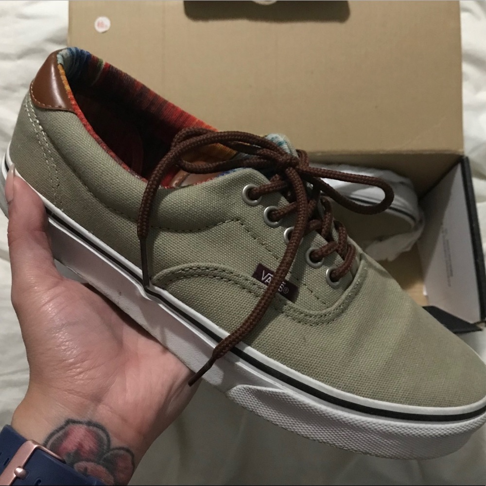 Men’s Tan Vans Era 59